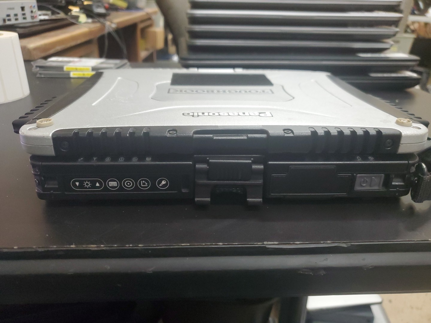 Panasonic Toughbook CF-19, i5-540 @ 1.2GHz, 4GB RAM, NO HD/caddy 6550 Hours