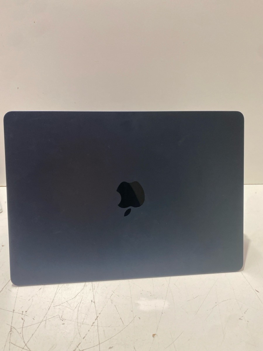 APPLE MACBOOK AIR A3240 (P22019011)