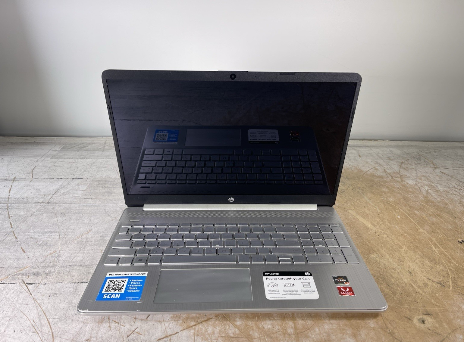 HP LAPTOP 15-EF0023DX RYZEN 5 3500U @ 2.10GHz, 4GB RAM, NO HDD/OS