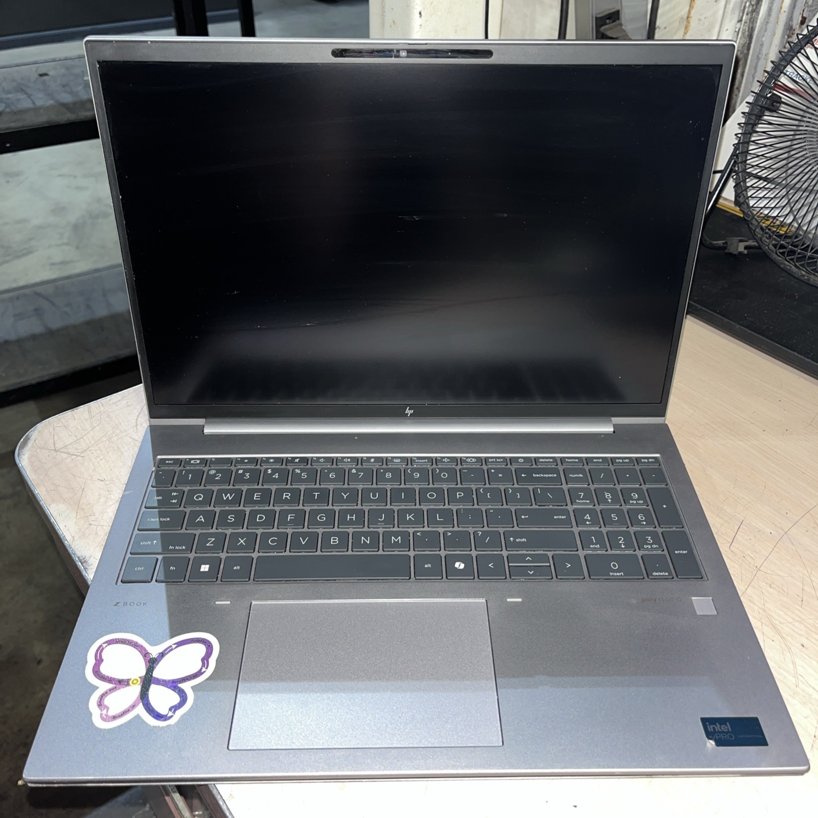 HP ZBOOK FIREFLY G11 INTEL ULTRA 7 165U 16GB RAM NO HD