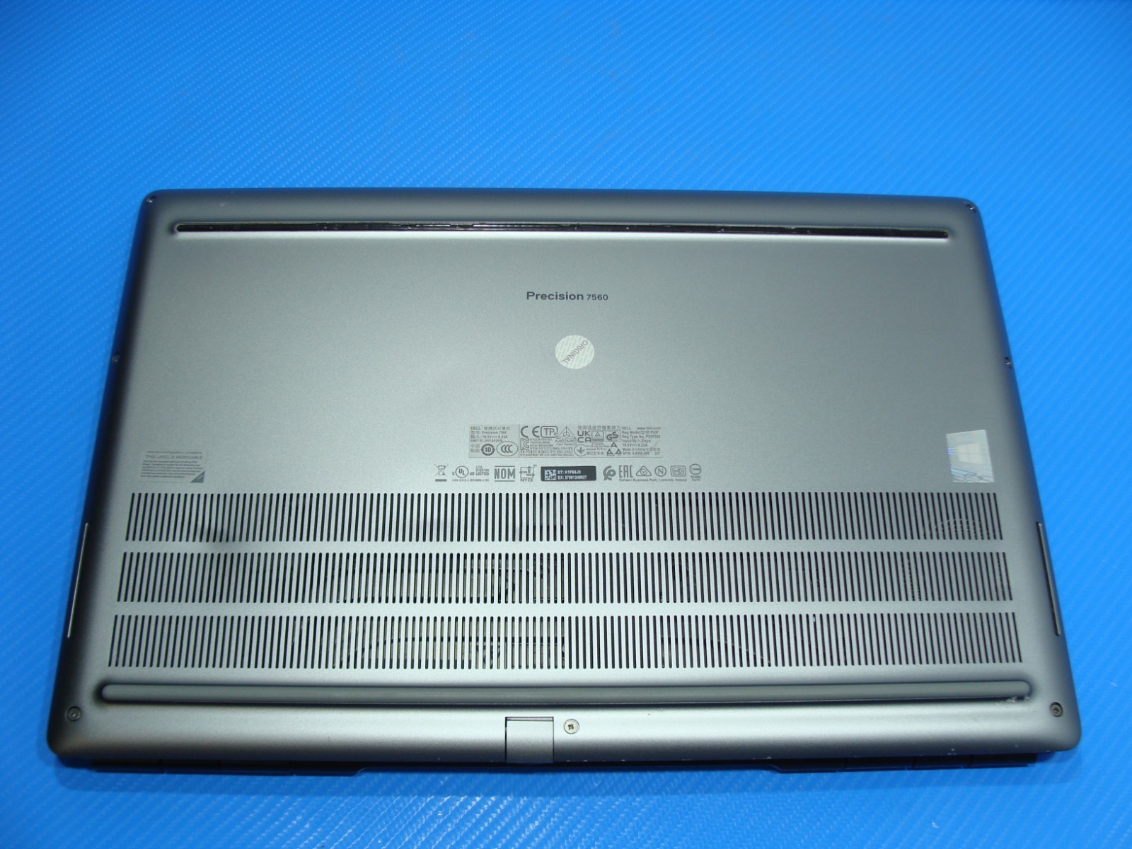 Dell Precision 7560 15.6″FHD xeon W-11955M 2.6Ghz 64GB 512GB W11P RTX A2000 4GB