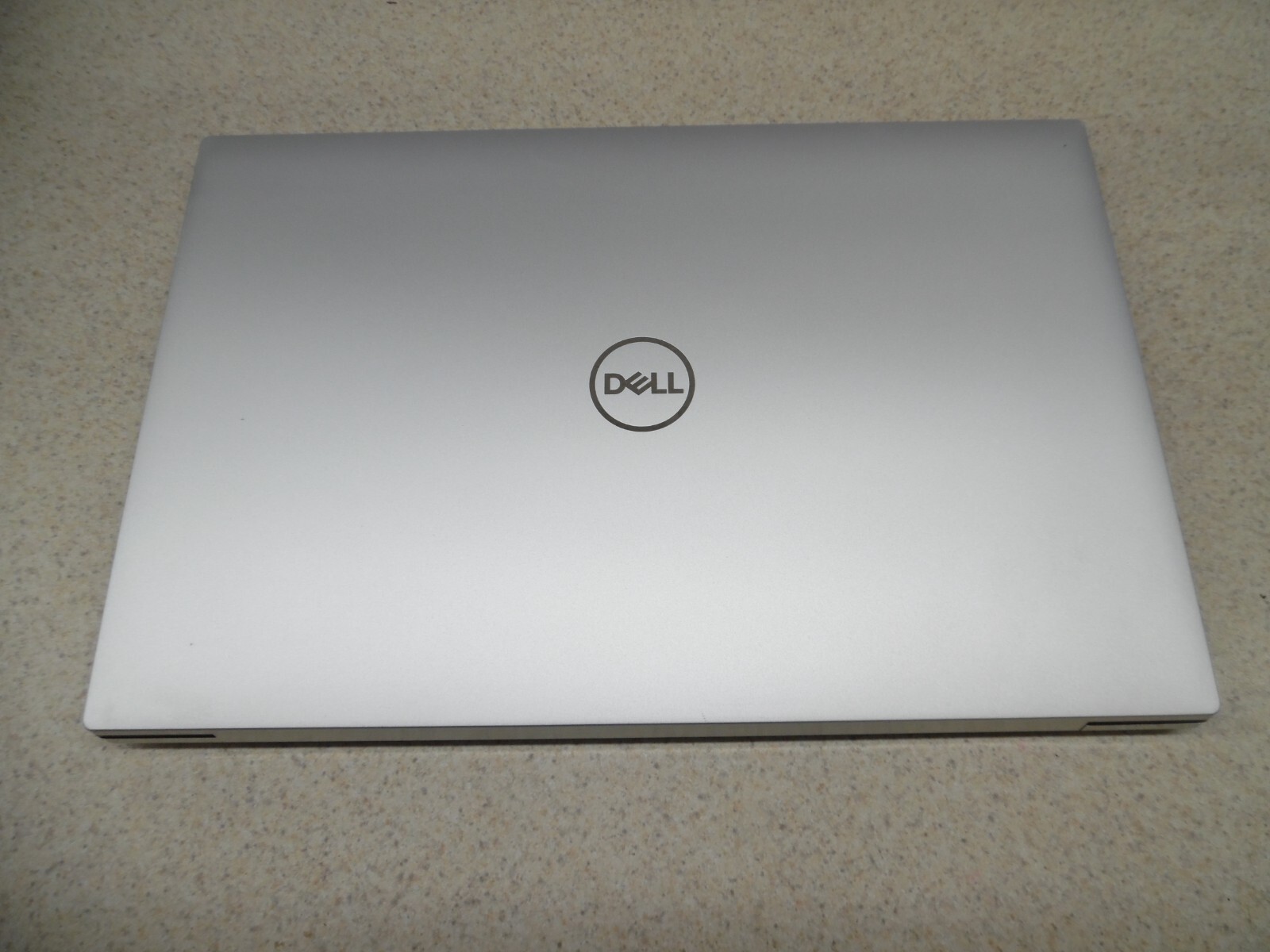Dell XPS 17 9700 17″ 2TB SSD, Intel Core I7 8 Cores 4.7GHz, 48GB RAM NVIDIA 2060