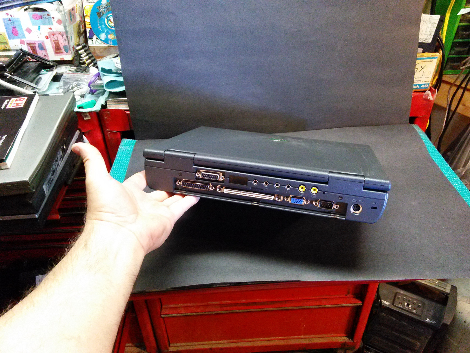 Dell 1200mhz DOS 5 or DOS 6 w/cdrom or Floppy/Legacy laptop computer. Windows if