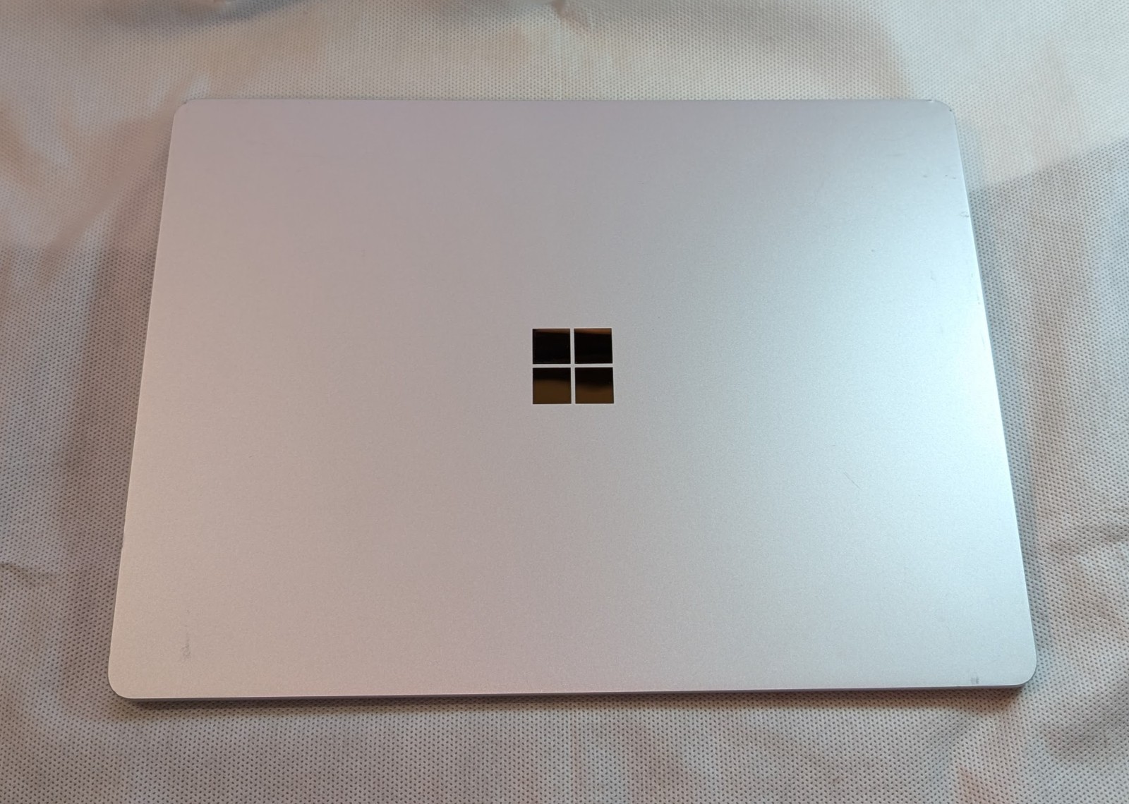 NICE SILVER Microsoft Surface LAPTOP GO i5 TOUCHSCREEN WINOWS 11