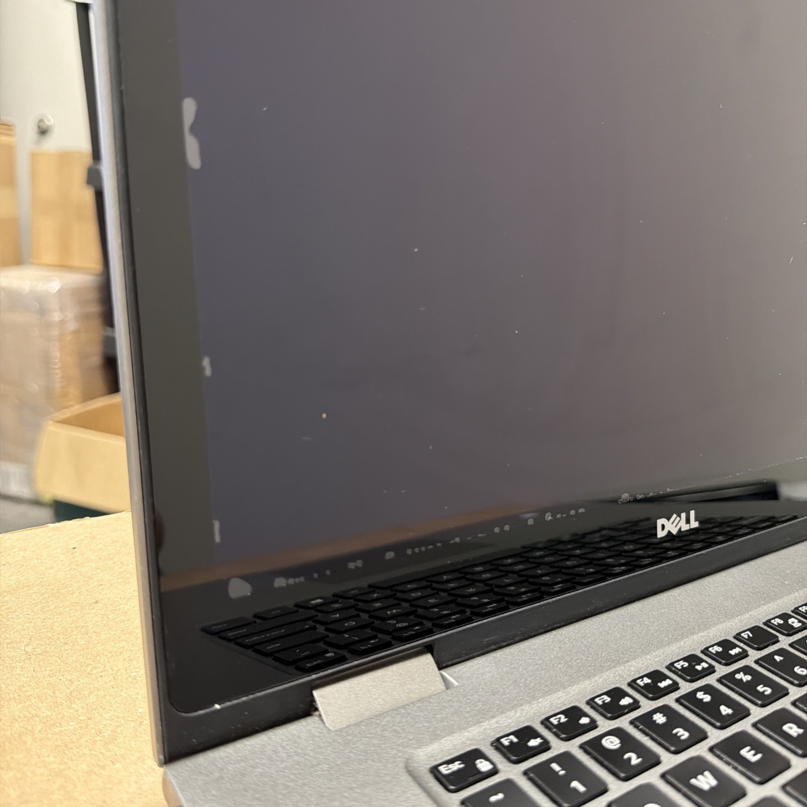 *SCREEN BUBBLES Dell Inspiron 5579 2-1 Intel Core i5-8250U 1.6GHz 8GB RAM NO HD