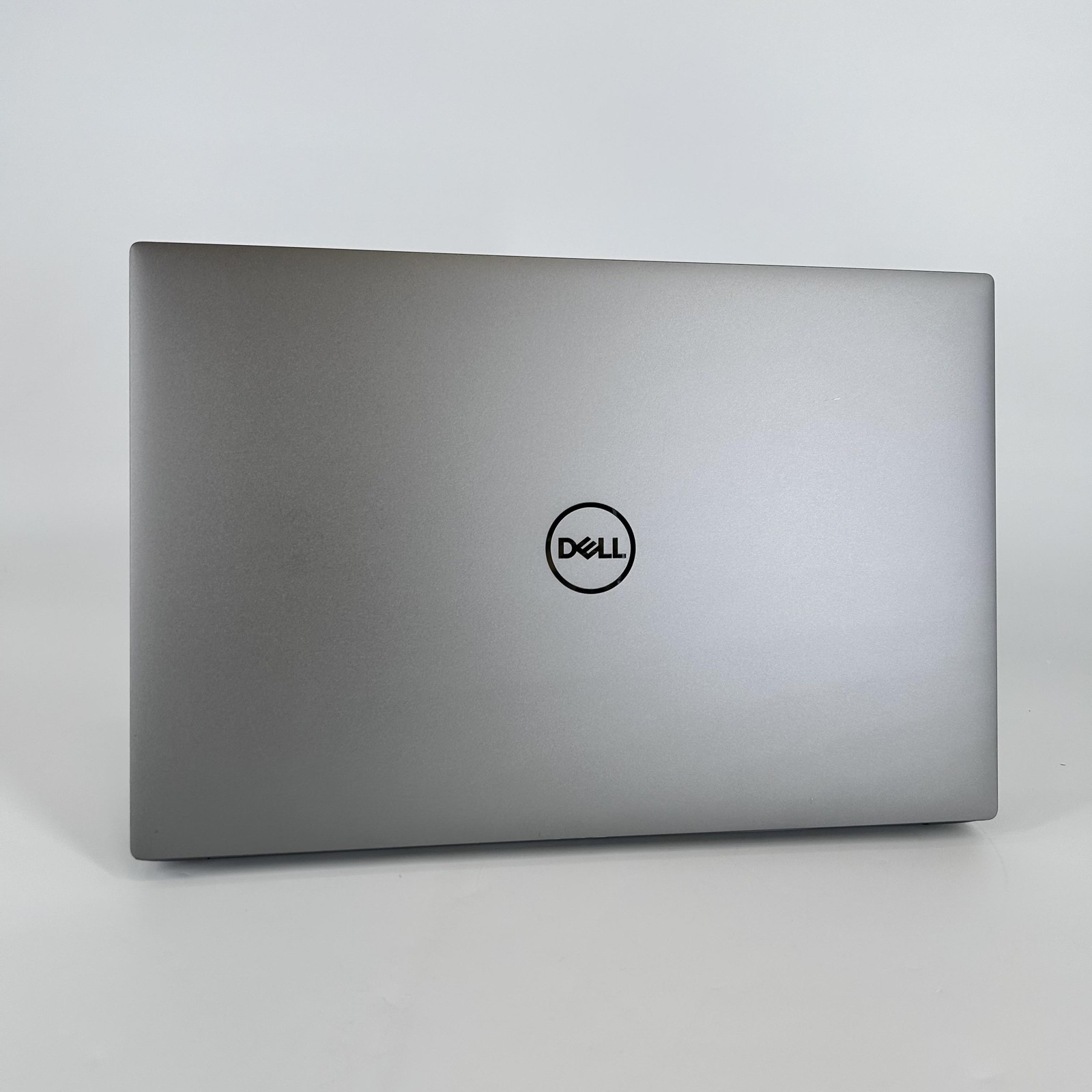 Dell Precision 5570 15.6 FHD+ 2.5 GHz i9-12900H 8GB 1TB SSD RTX A2000 Excellent