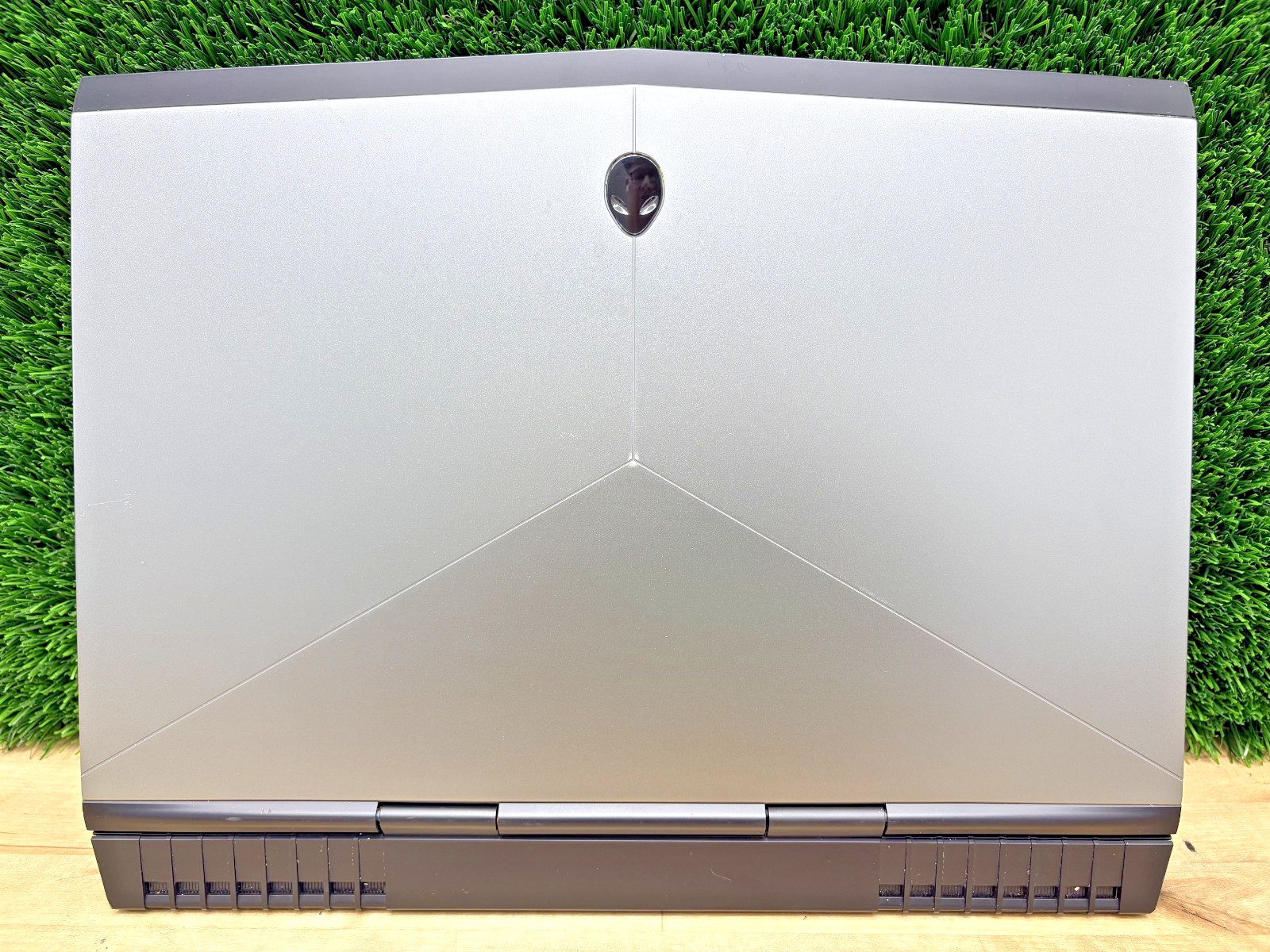 Dell Alienware 15 R3 Intel i7-7th Gen 2.80GHz 32GB RAM 512GB SSD Nvda GTX 1060*