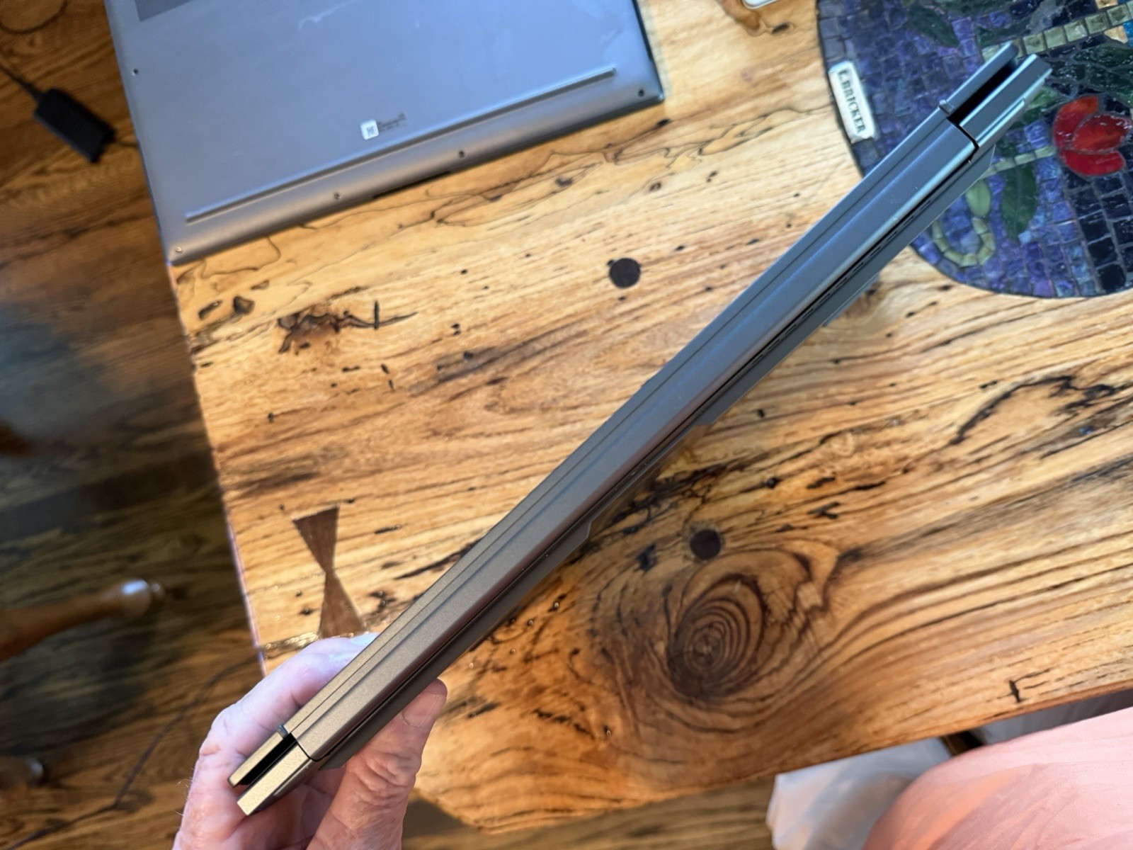 ASUS Zenbook 14 14″ 2K OLED Touch Intel Core Ultra 9 285H 32GB 1TB 9.9/10