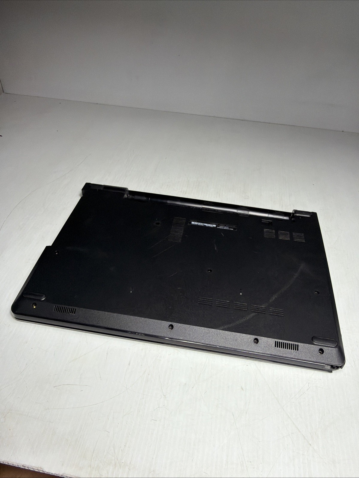 Dell Inspiron 3558 15″ Laptop i3-5015u 4gb Ram No Drives Boots Bios