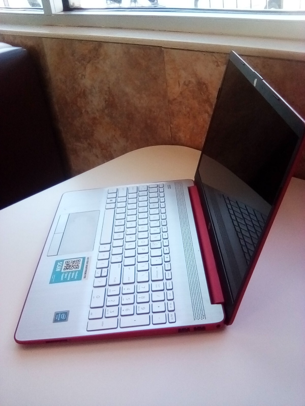 HP 15-DW0081WM 15.6 in 500 GB Intel Pentium 2.70 GHz 4GB Laptop – Red – 1A406UA