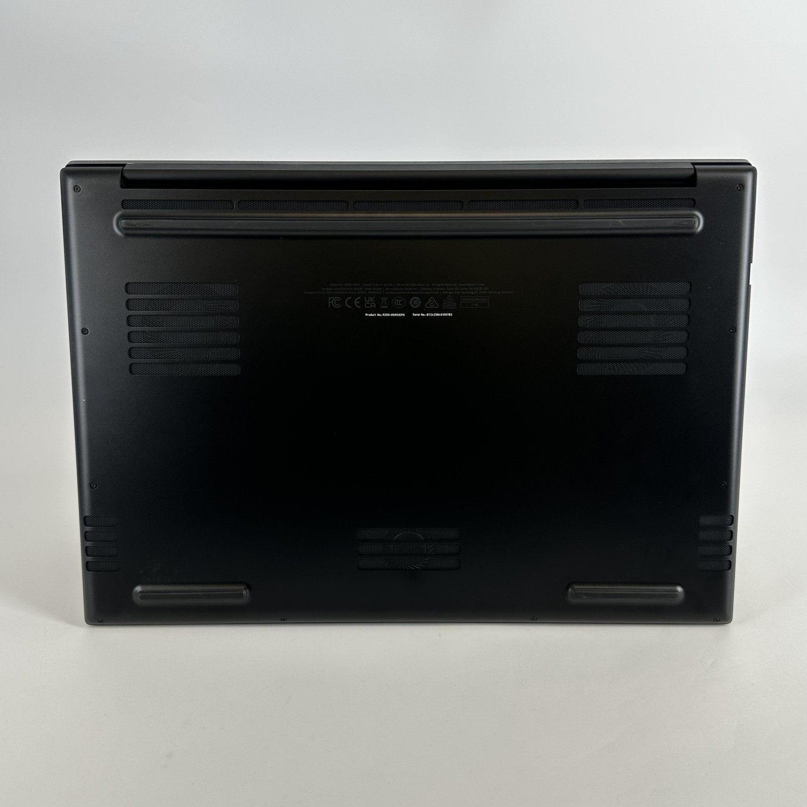 Razer Blade 18 Black 120Hz UHD+ 2.2 GHz i9-14900HX 64GB 2TB/2TB NVIDIA RTX 4090