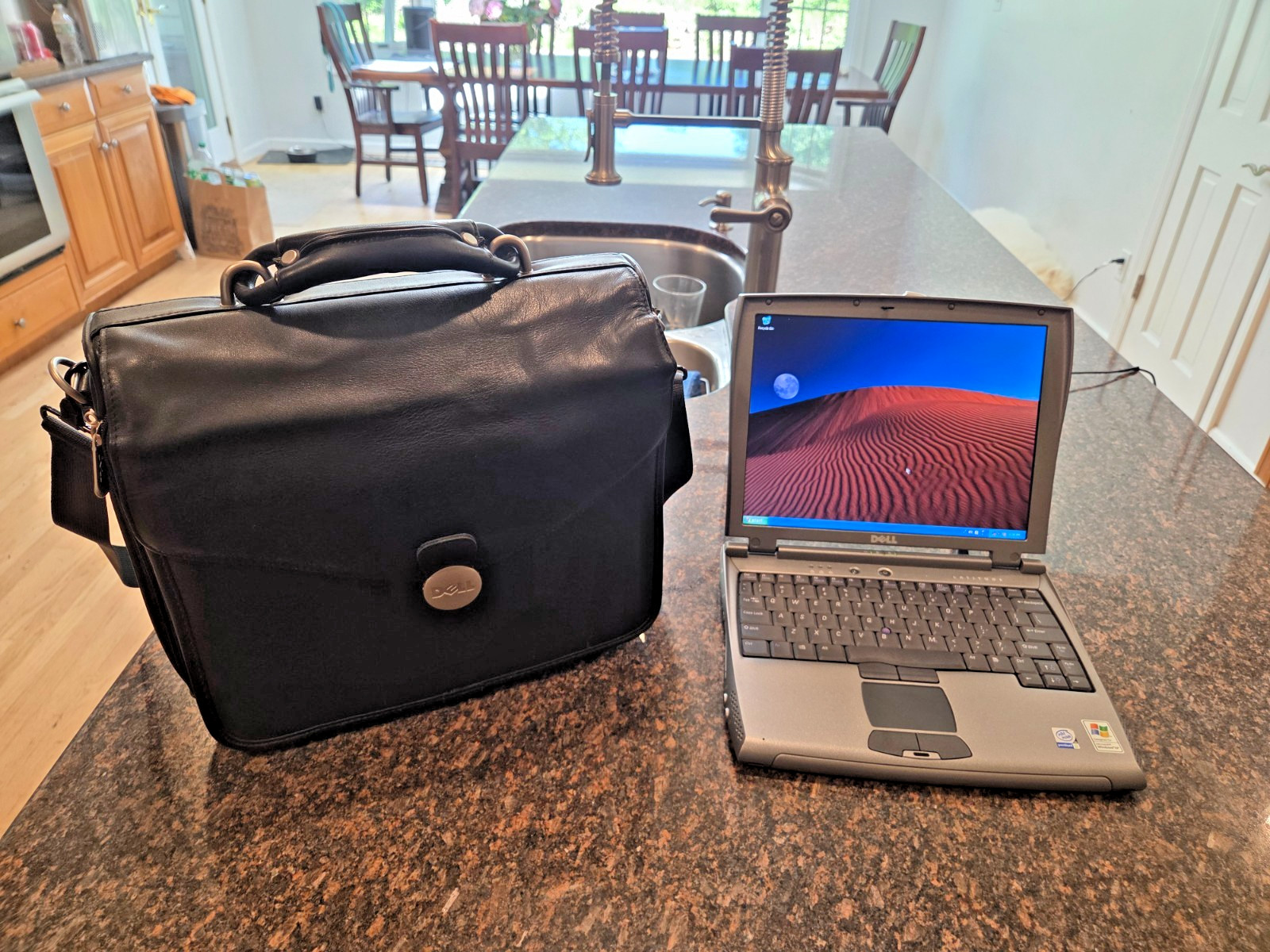 Collector-Grade Dell Latitude C400 Laptop Bundle – The Ultimate 2002 Windows XP