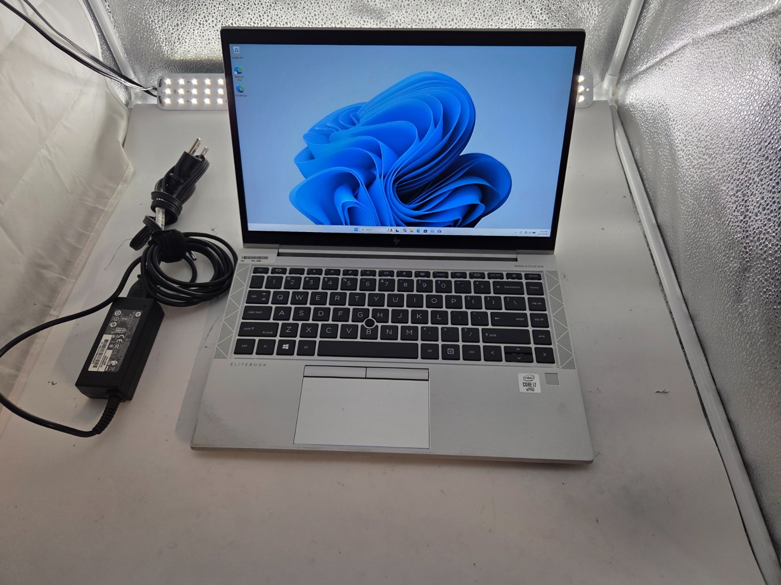6151252 EliteBook 840 G7 w/charger.i7-10610U.16GB.256GB NVMe.14″FHD.W11.Nice!!