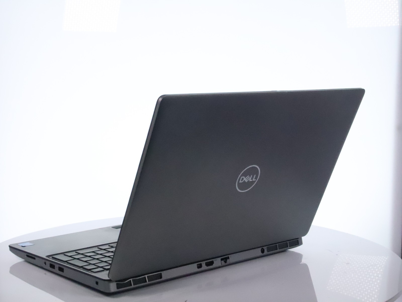 Dell Precision 7560 i7-11850H 32GB RAM 512GB NVMe 4GB NVIDIA T1200 W11P w/ AC
