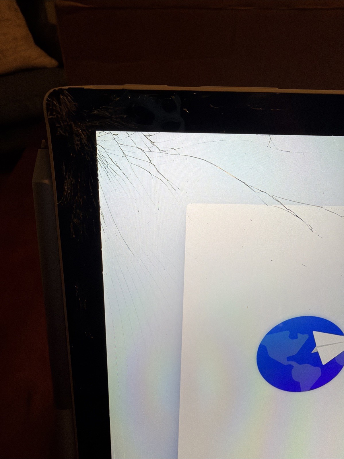 Microsoft Surface Pro 7+ 1960 /Cracked Screen③
