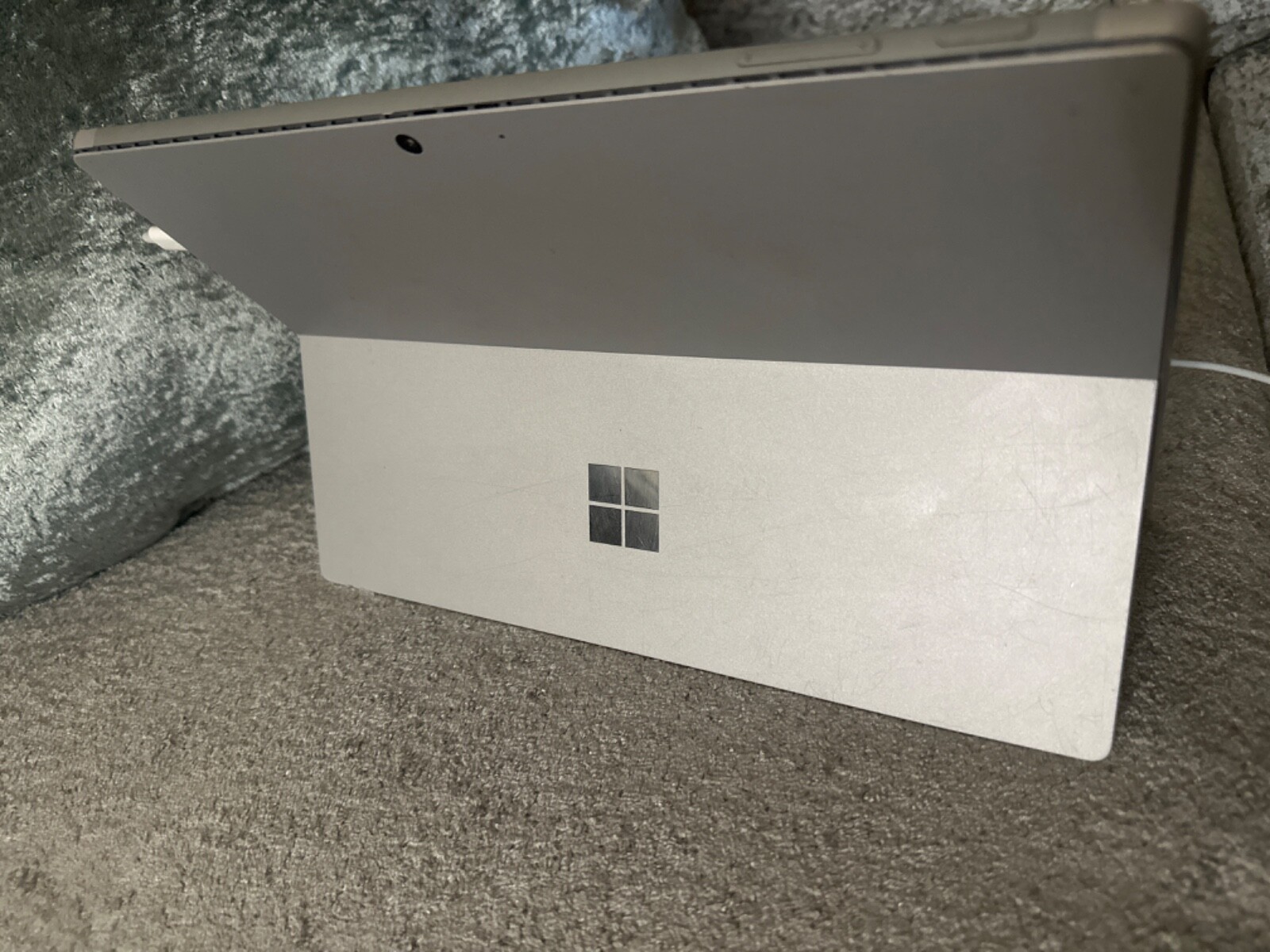 Microsoft Surface Pro 7 12.3″ (Intel Core i5-1035G4, 8GB RAM) with Keyboard/Pen