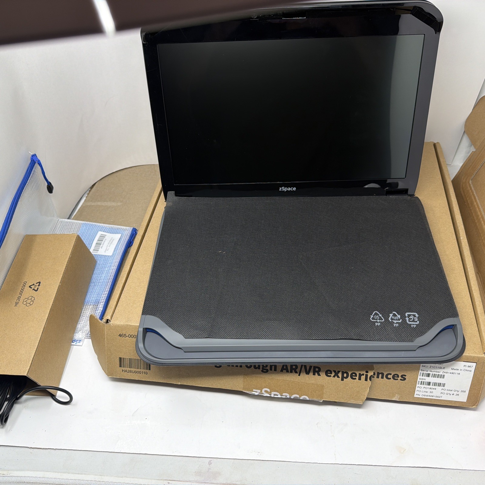 zSpace Original Edition W1847 15.6″ (A9-9420 – 8GB RAM – 128GB SSD – Win11Pro)