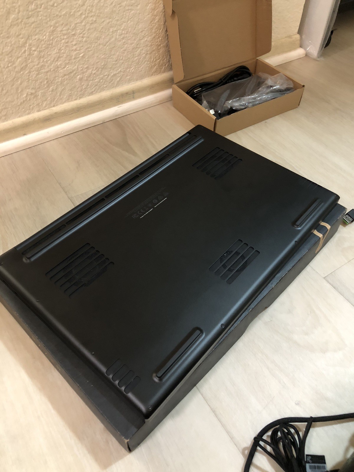 Razer Blade 17 2022 i9-12900H 4K UHD 144Hz 256GB SSD 8GB Ram RTX 3070Ti READ