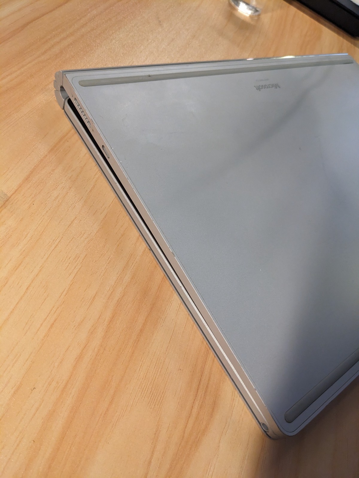 Microsoft Surface Book 2 13.5 (128GB, i5 7300,8GB)-with keyboard-Read please