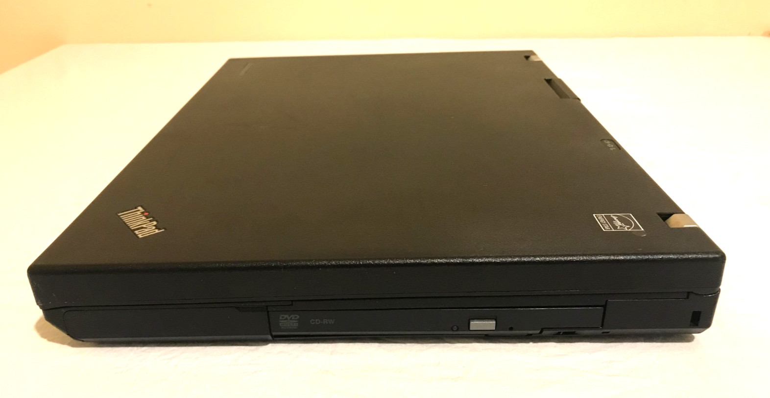Lenovo Thinkpad R500 15″ Laptop Core 2 Duo P8600 2.4 GHz 160GB HDD 2048 MB RAM