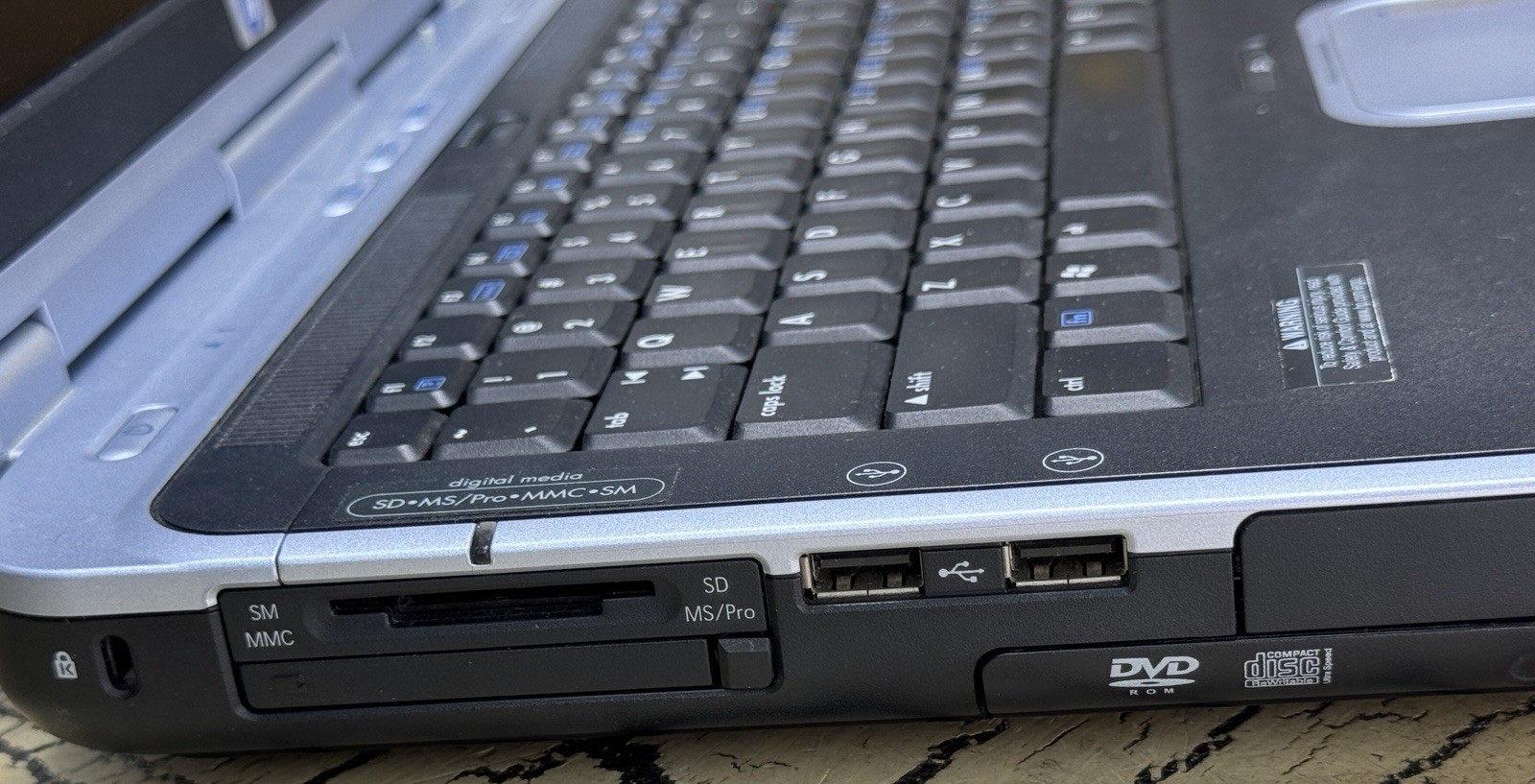 VTG Pavillion 2V5000 Laptop PC Computer Harman Kardon 4 Parts Repair Untested