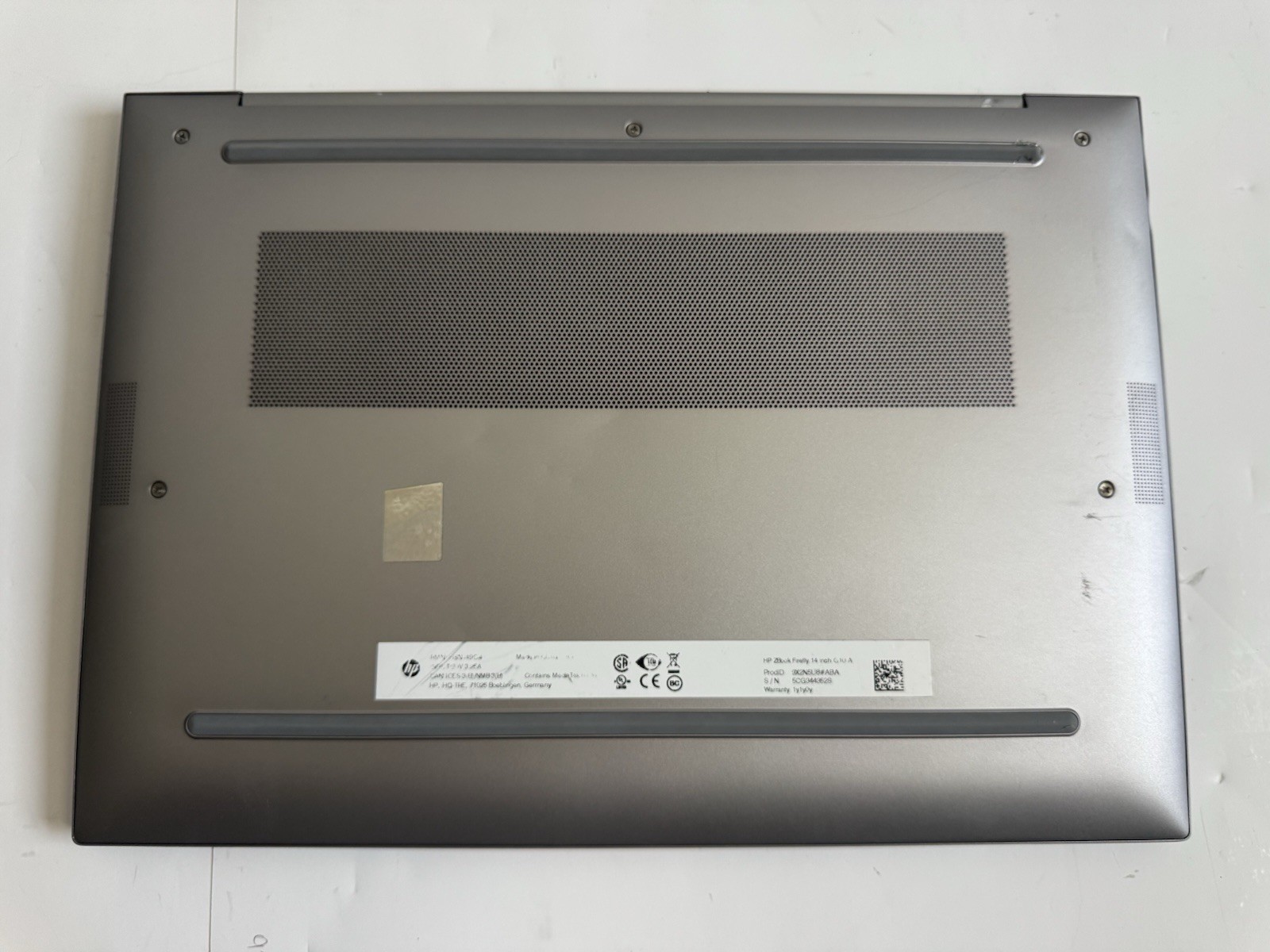 HP ZBook Firefly 14 G10 A WUXGA AMD Ryzen 5 PRO 7640HS 16GB DDR5 256GB SSD READ!