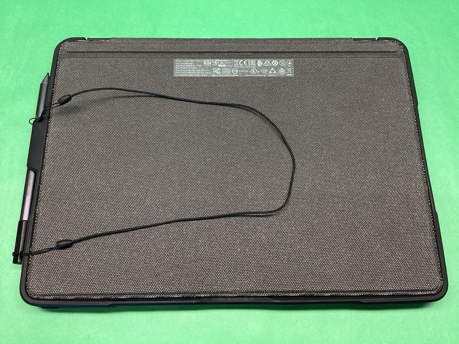 Dell Latitude 5285 2 in 1 Laptop i5-7300U 256GB 8GB & Case & Pen – UNTESTED