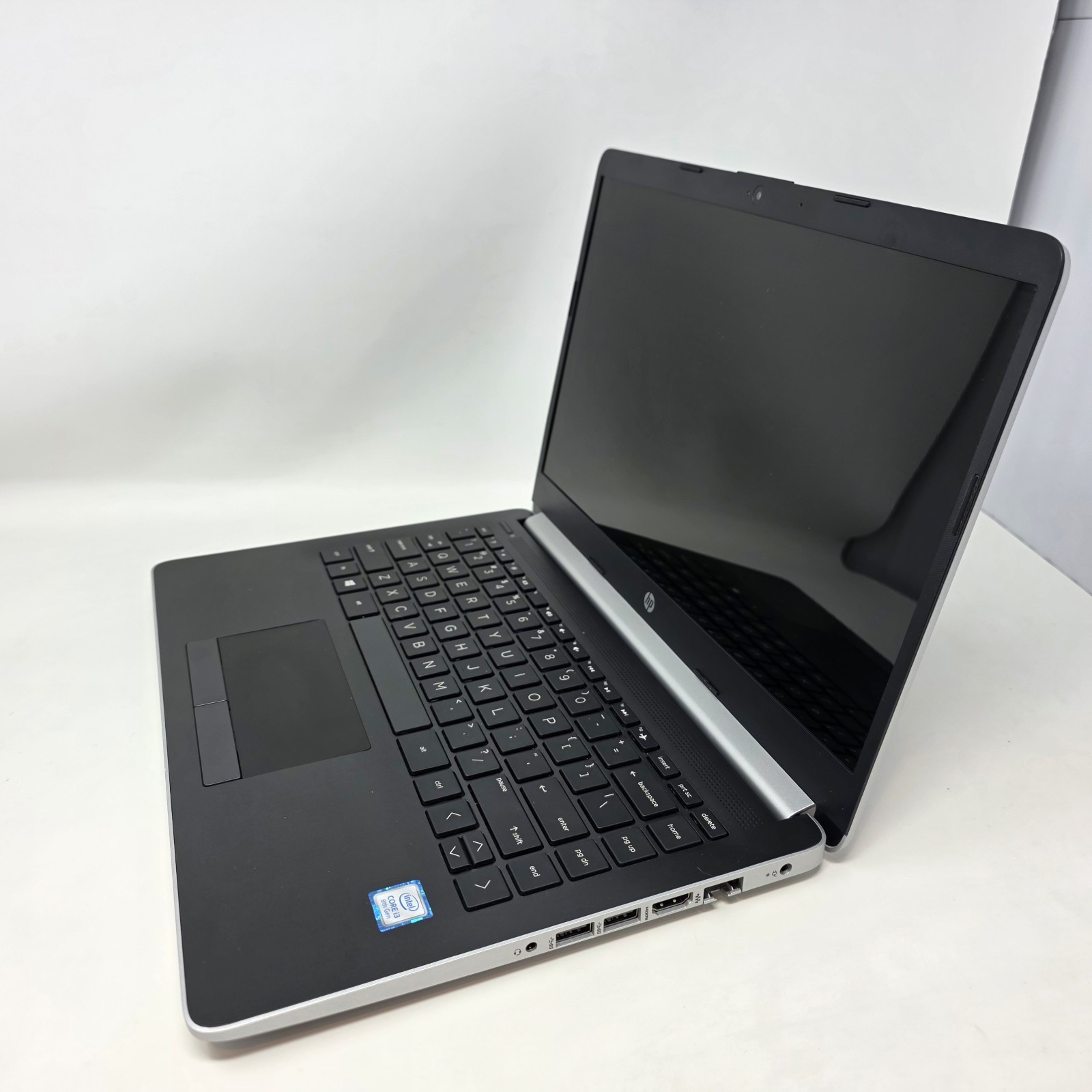 HP 14-CF1020OD 14″ 8GB 256GB SSD Intel Core i3-8145U X2 Silver NEEDS BATTERY