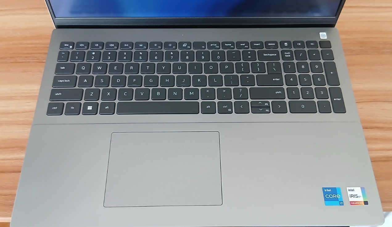 DELL VOSTRO 5620 i7-1260p 16″ FHD 16/512***READ