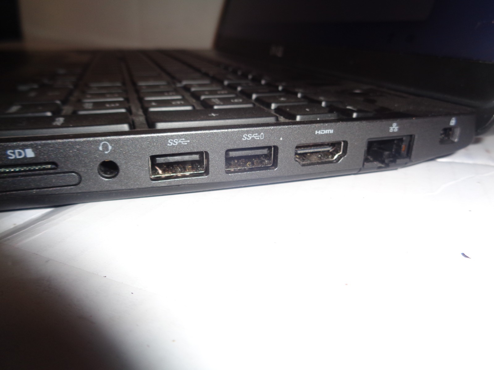 Dell Latitude 5501 15.6 inch (256GB, Intel Core i7 9th Gen., 2.60GHz, 16GB
