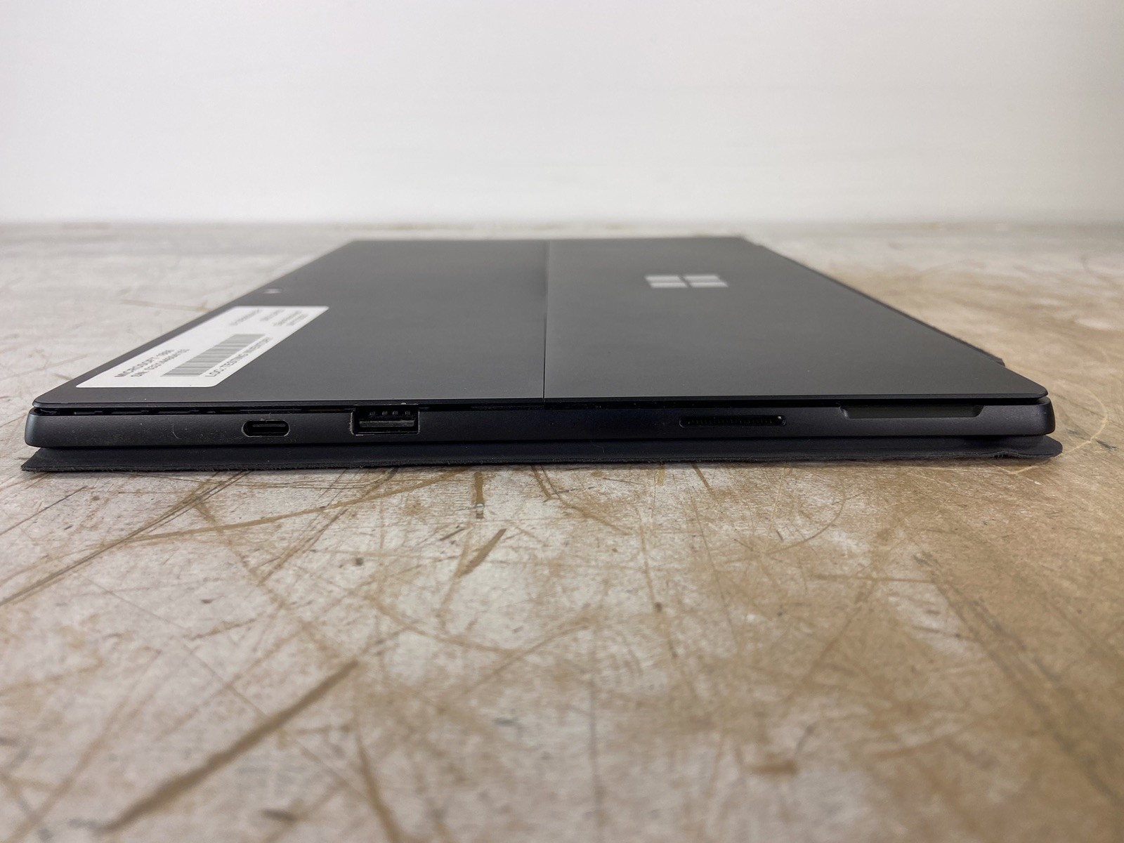 MICROSOFT SURFACE 1866 i5-1035G4 @ 1.1 GHz, 8GB RAM, 256GB SSD, WINDOWS 10