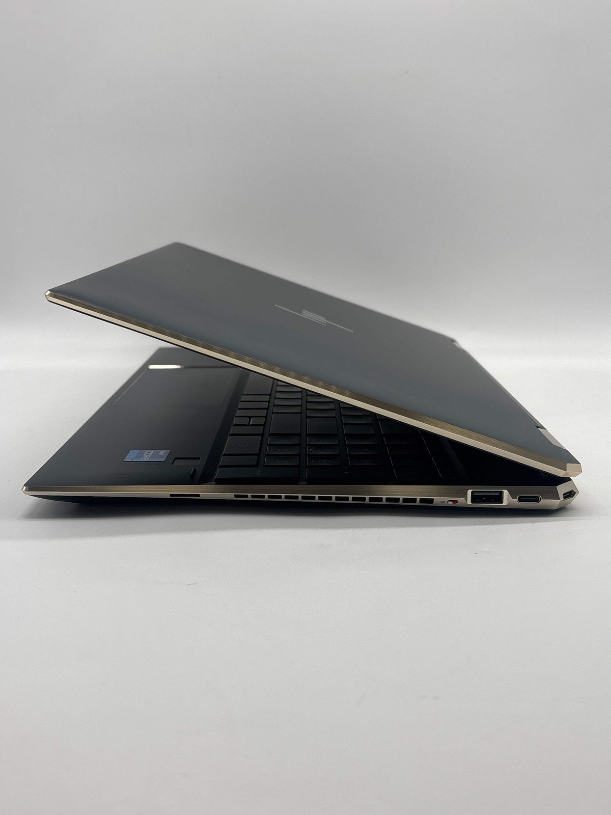 HP Spectre x360 15t-eb100 2-in-1 i7-1165G7 16GB RAM 256GB SSD Used