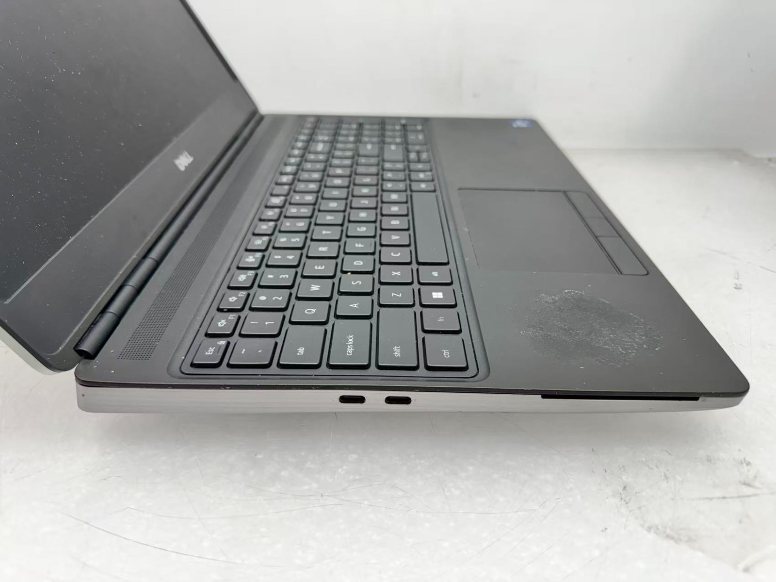 Dell Precision 7560 15.6″ Intel i9-11950H@2.6GHz 32GB 1TB A4000 No Battery