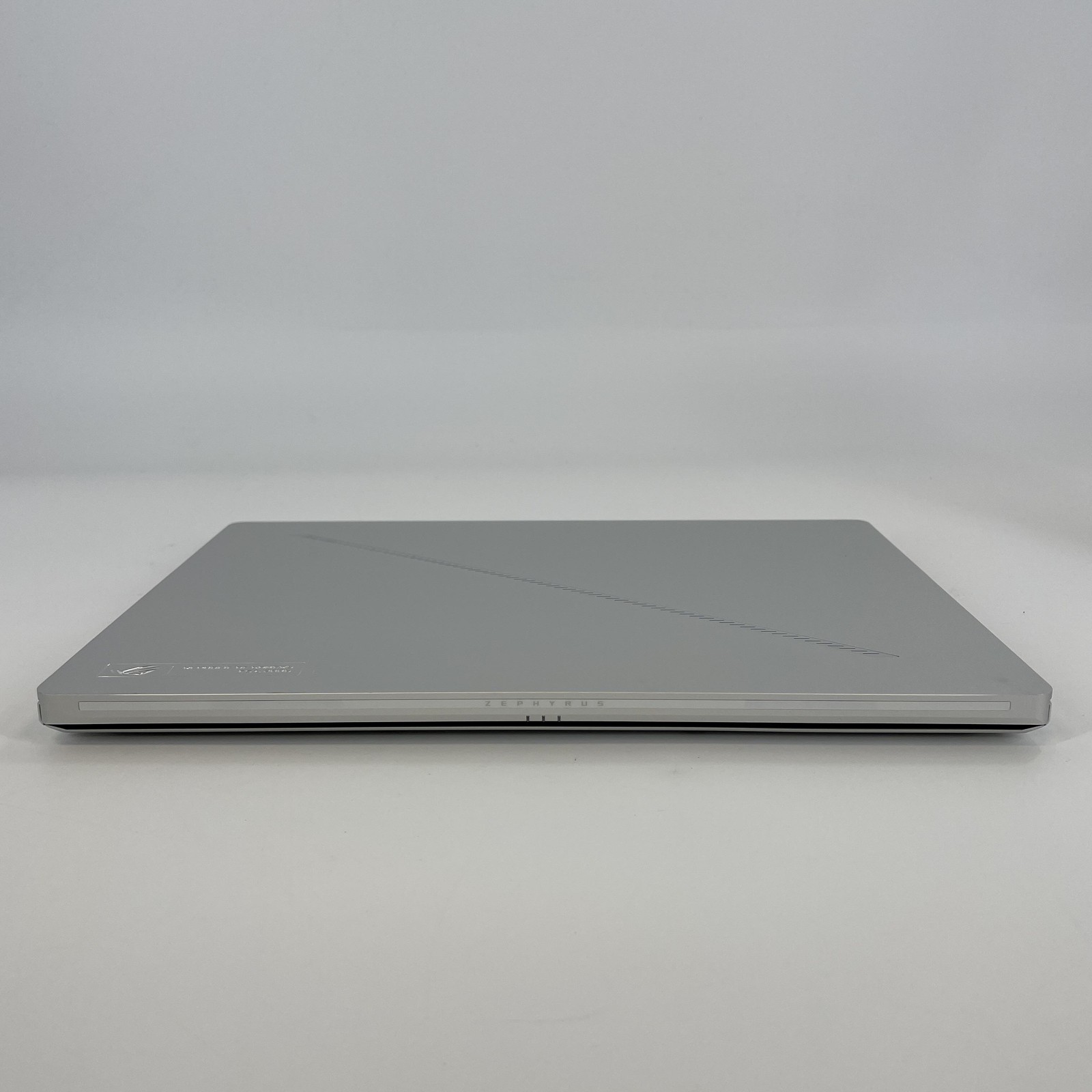 Asus ROG Zephyrus G14 GA403 120Hz QHD+ 4.0GHz Ryzen 9 8945HS 32GB 1TB RTX 4070