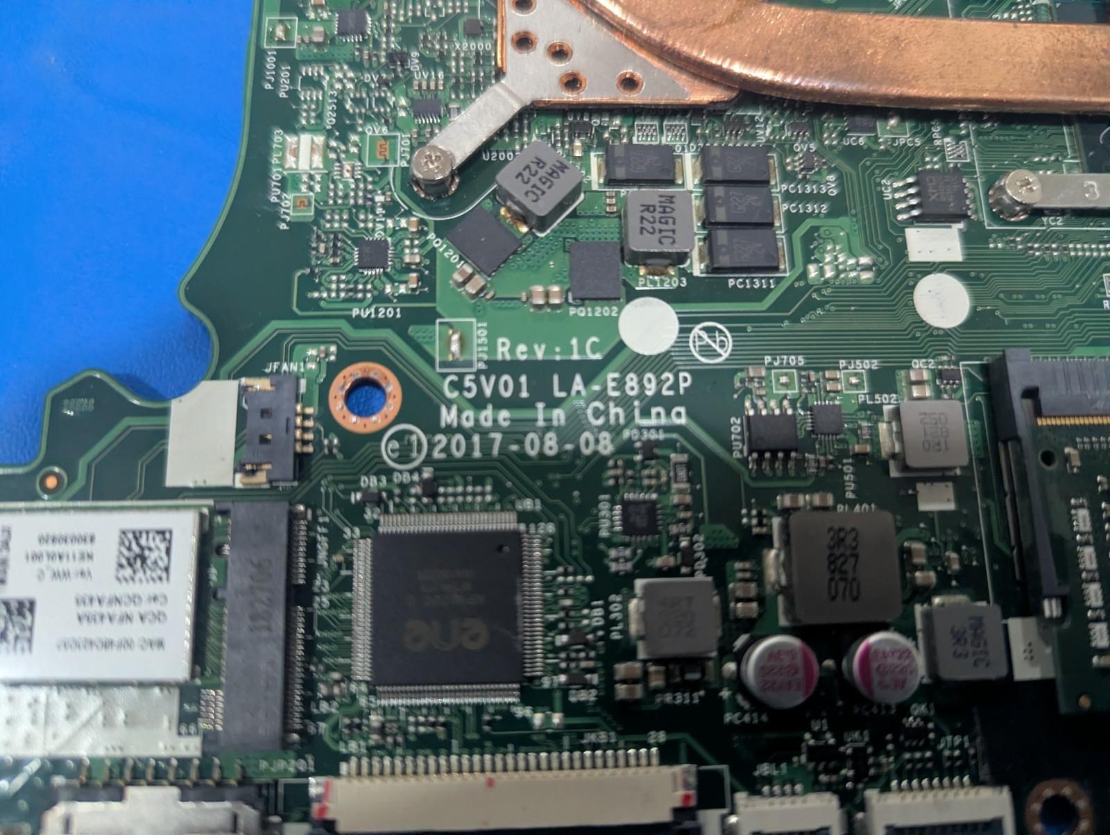 Acer Aspire 5 A515-51: i5-7200U CPU, NVidia MX150 GPU, 8GB RAM **FOR PARTS**