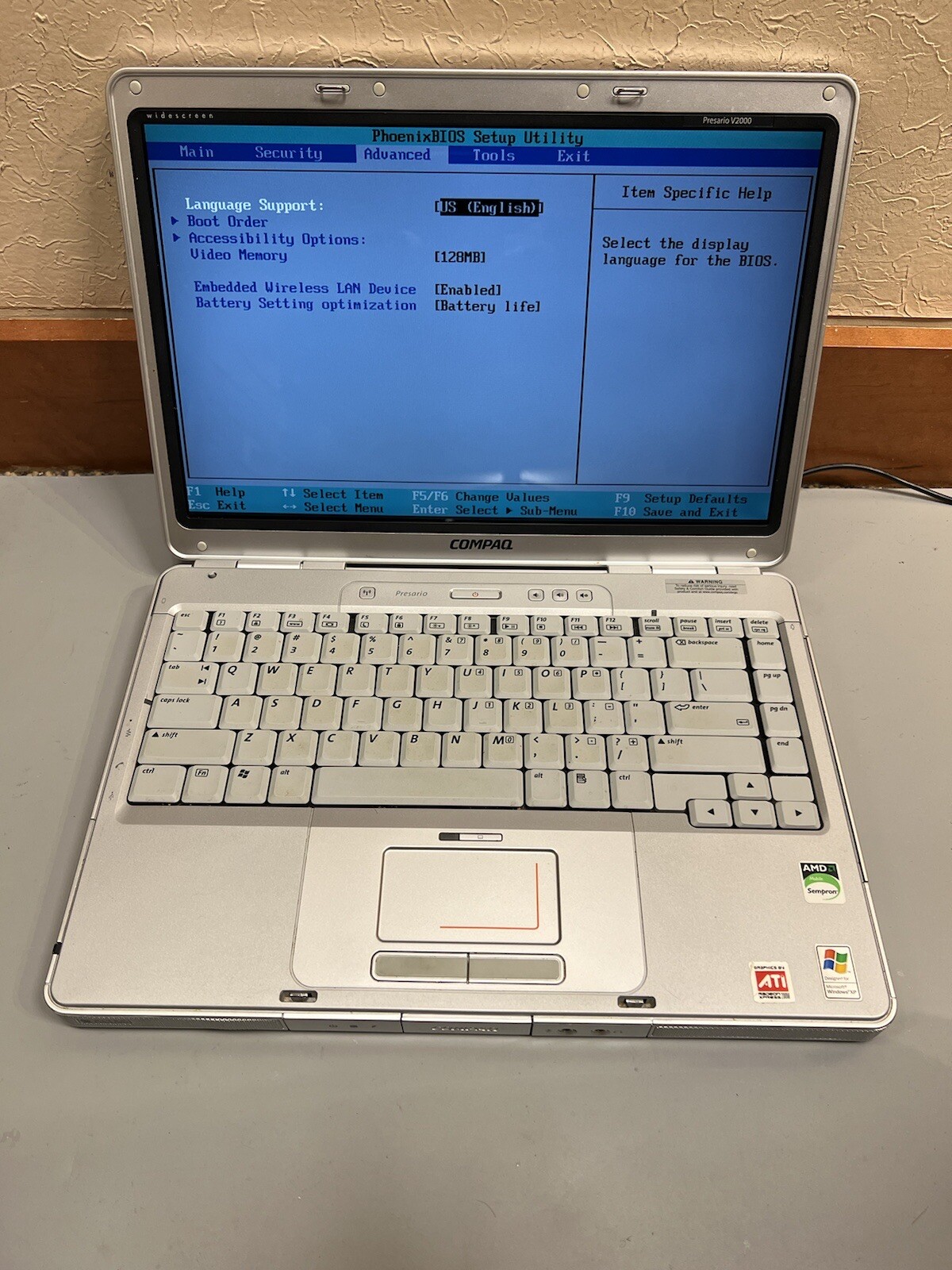 Compaq PRESARIO V2000 1.80GHz Mobile AMD Sempron 512MB RAM 0GB HDD