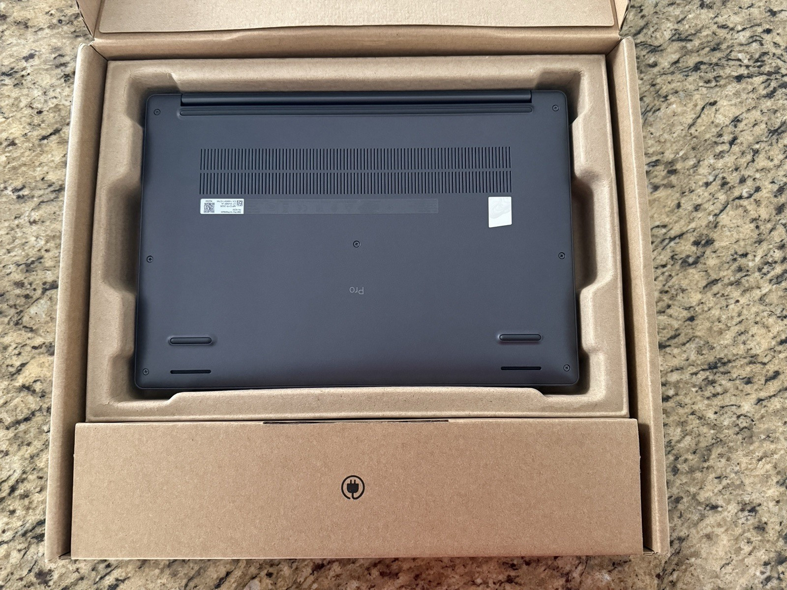 Dell Pro 14 Premium Laptop PA14250 32gb Ultra 7 268V Win11 Pro 256gb SSD
