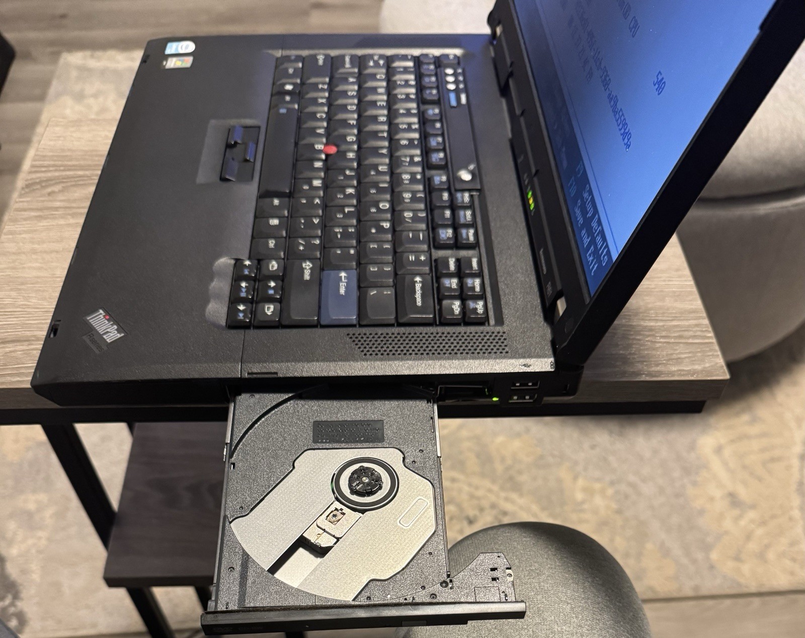 Lenovo ThinkPad R61 14in Intel Celeron 1.86GHz 512MB RAM Optical Drive. No OS