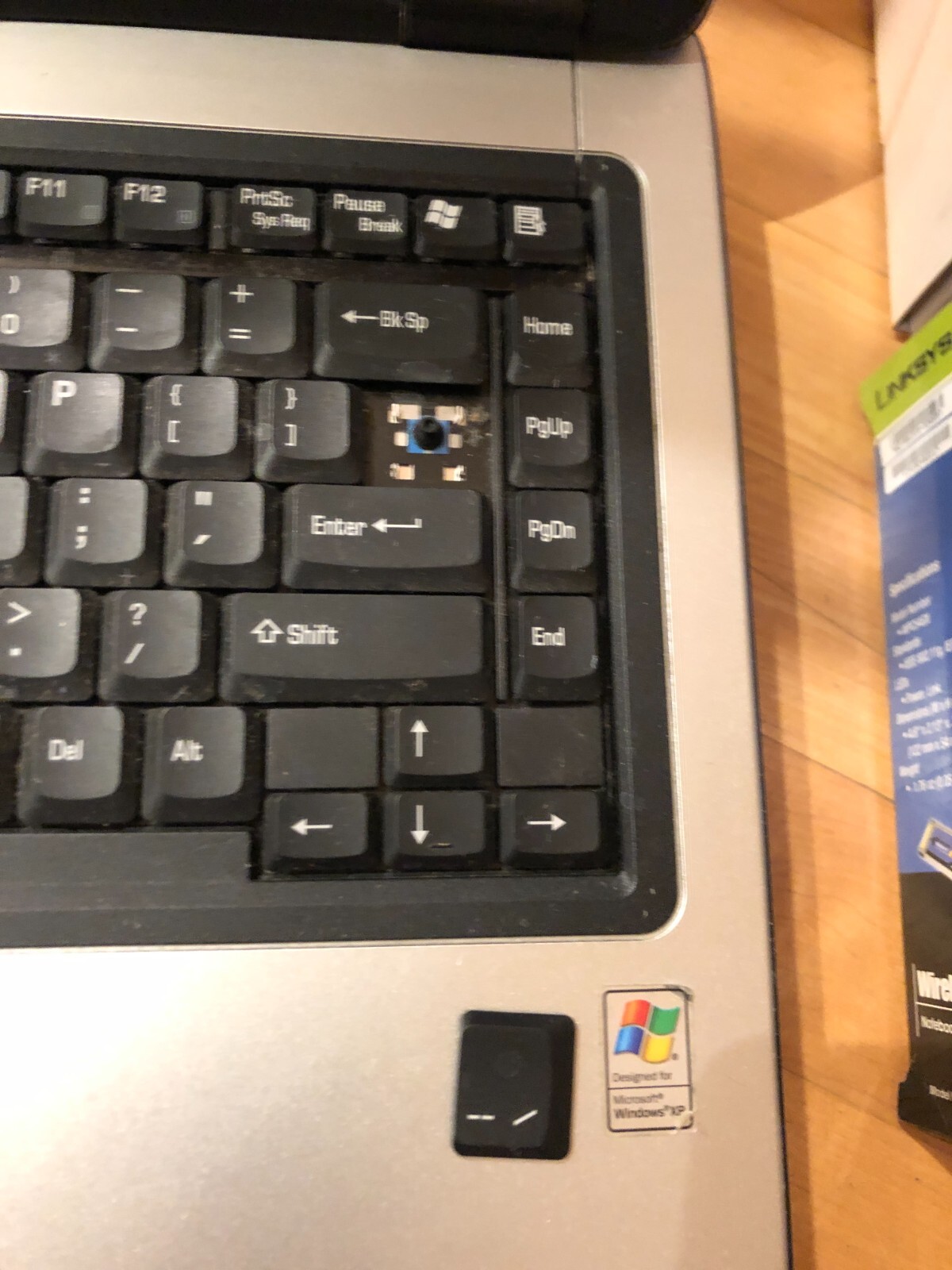 Toshiba Satellite A75-S125 laptop with Cisco-Linksys SRX400 wireless-G adapter