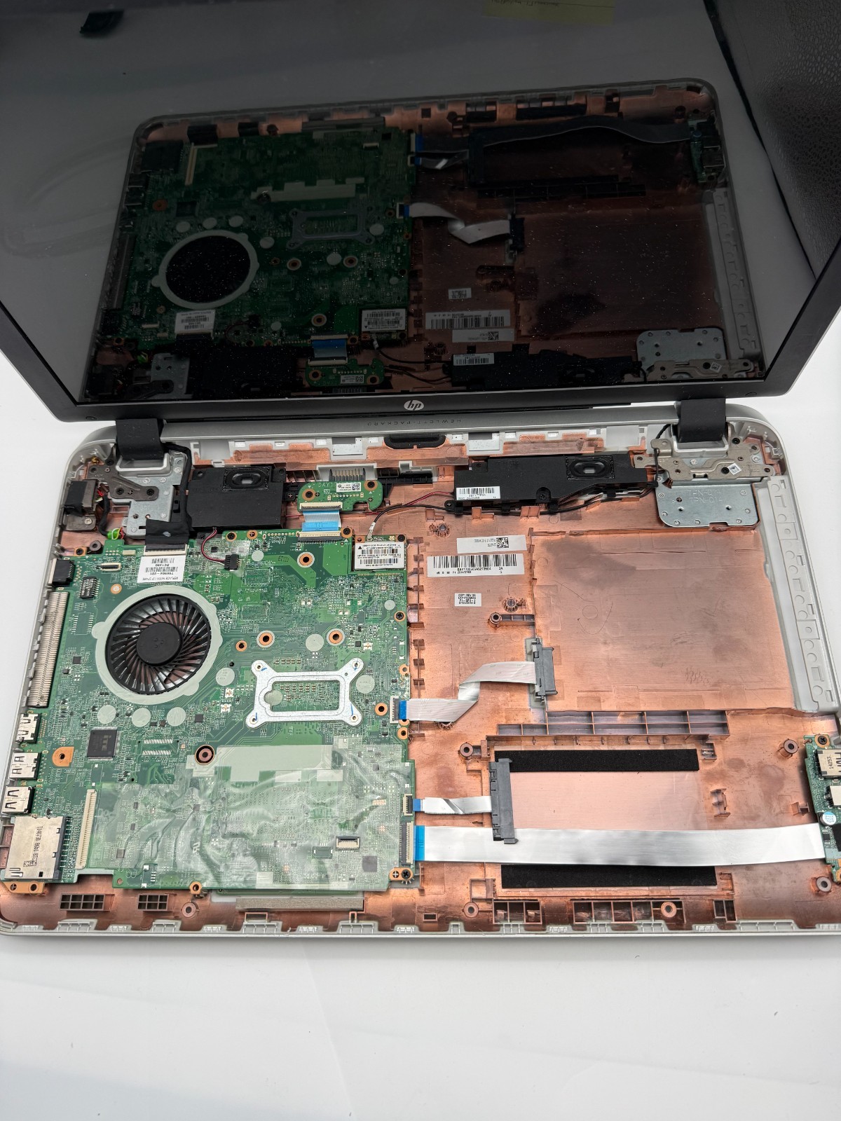 HP Pavilion 17T-F000 17.3″ Laptop i3-4005U Please Read Description