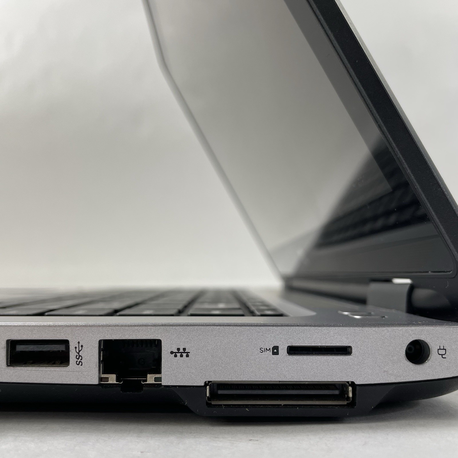 HP ProBook 640 G3 14″ i5-7200U 2.50 GHz 8 GB RAM No SSD/OS/AC