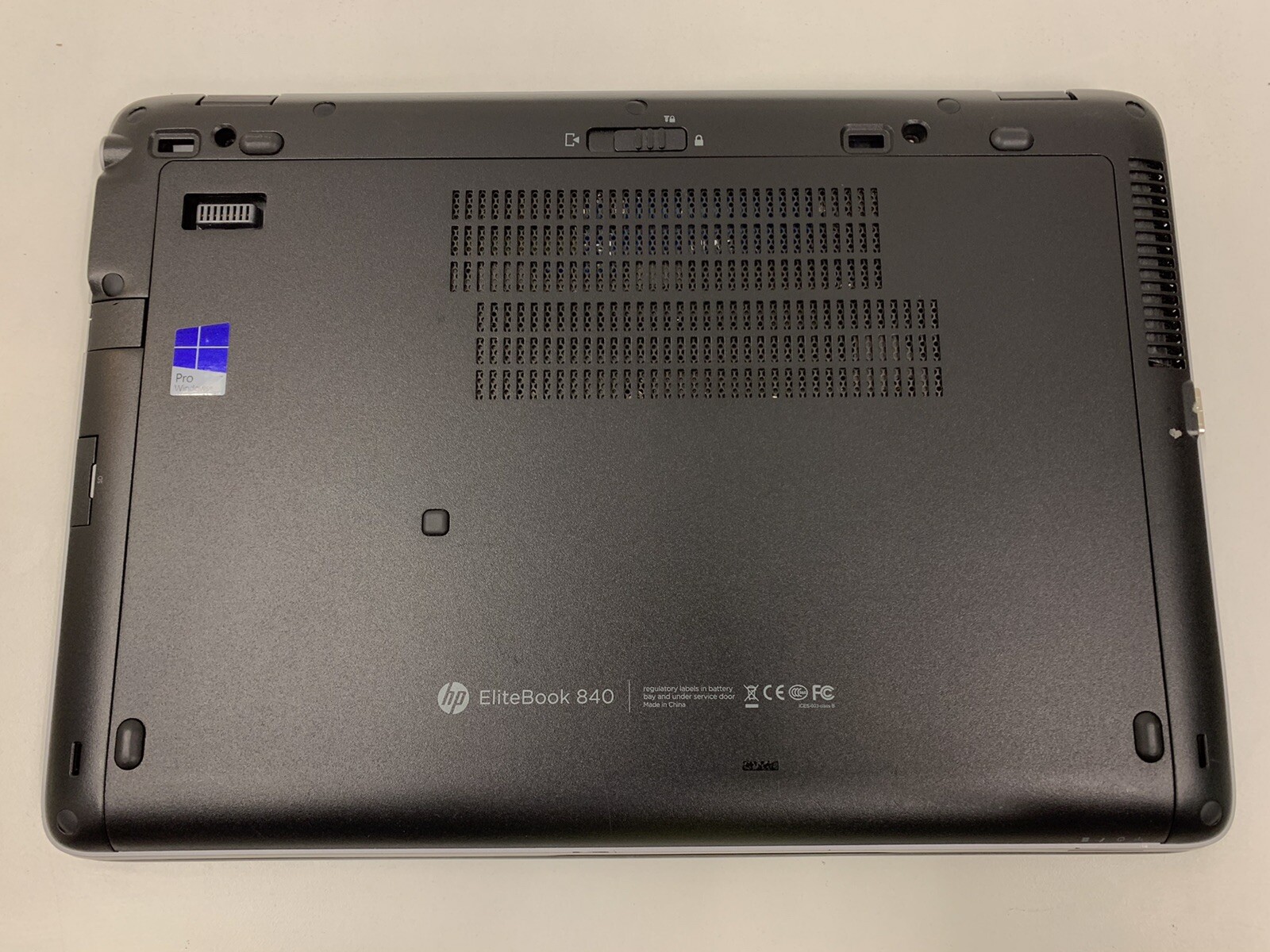 HP EliteBook 840 G2 14″ CORE i5-5300U @ 2.30GHz | 4GB RAM | NO HDD | #T82