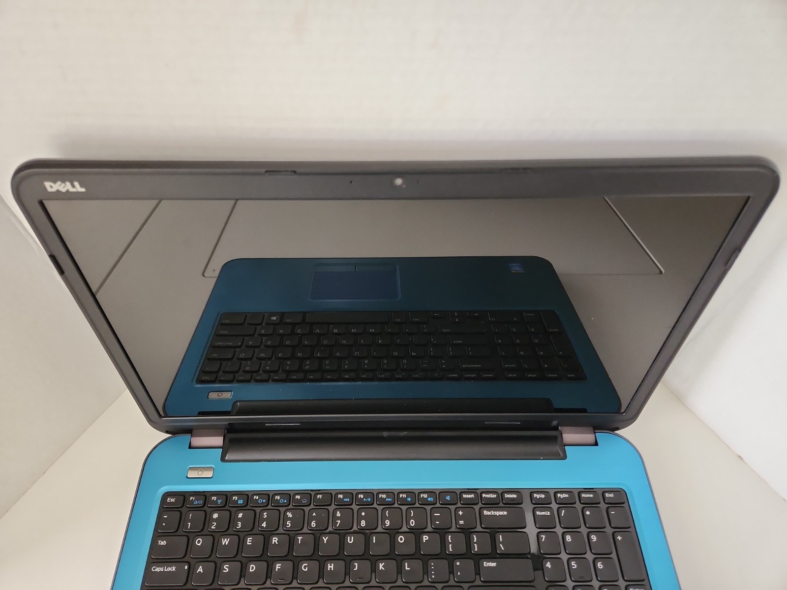 Dell Inspiron 17R 5737 Blue Intel i5-4200U 1.6GHz 8 GB NO HDD/BATT BOOTS TO BIOS