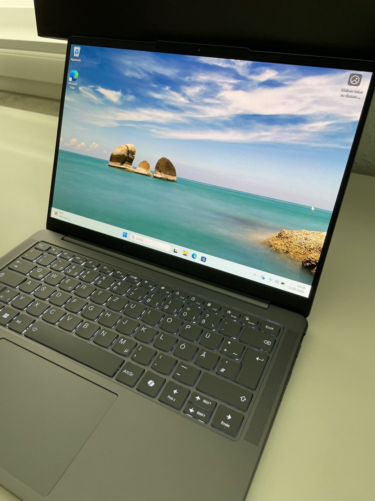 Lenovo Yoga Slim 7i AI Laptop 14” WUXGA OLED Display Intel i7 32GB Ram 1TB SSD