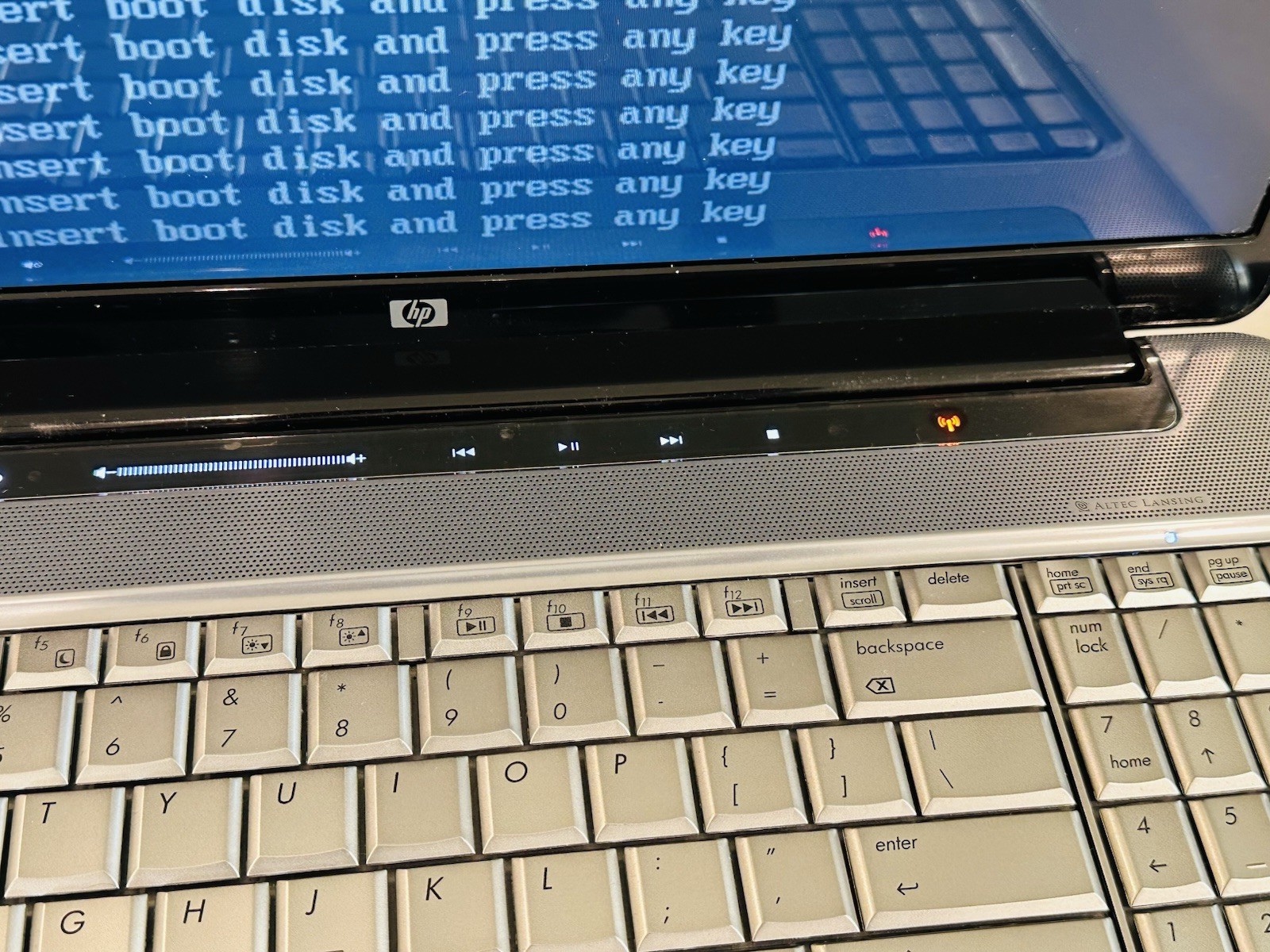 HP PAVILION DV6-1030US ENTERTAINMENT NOTEBOOK PC 16″ FOR PARTS OR REPAIR ONLY