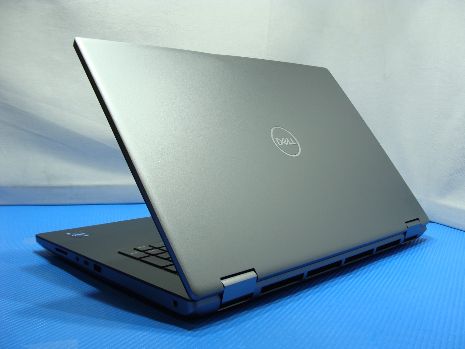 Dell Precision 7780 17.3″FHD i7-13850HX 2.1GHz 32GB 512GB RTX 2000 ADA WRTY 2027