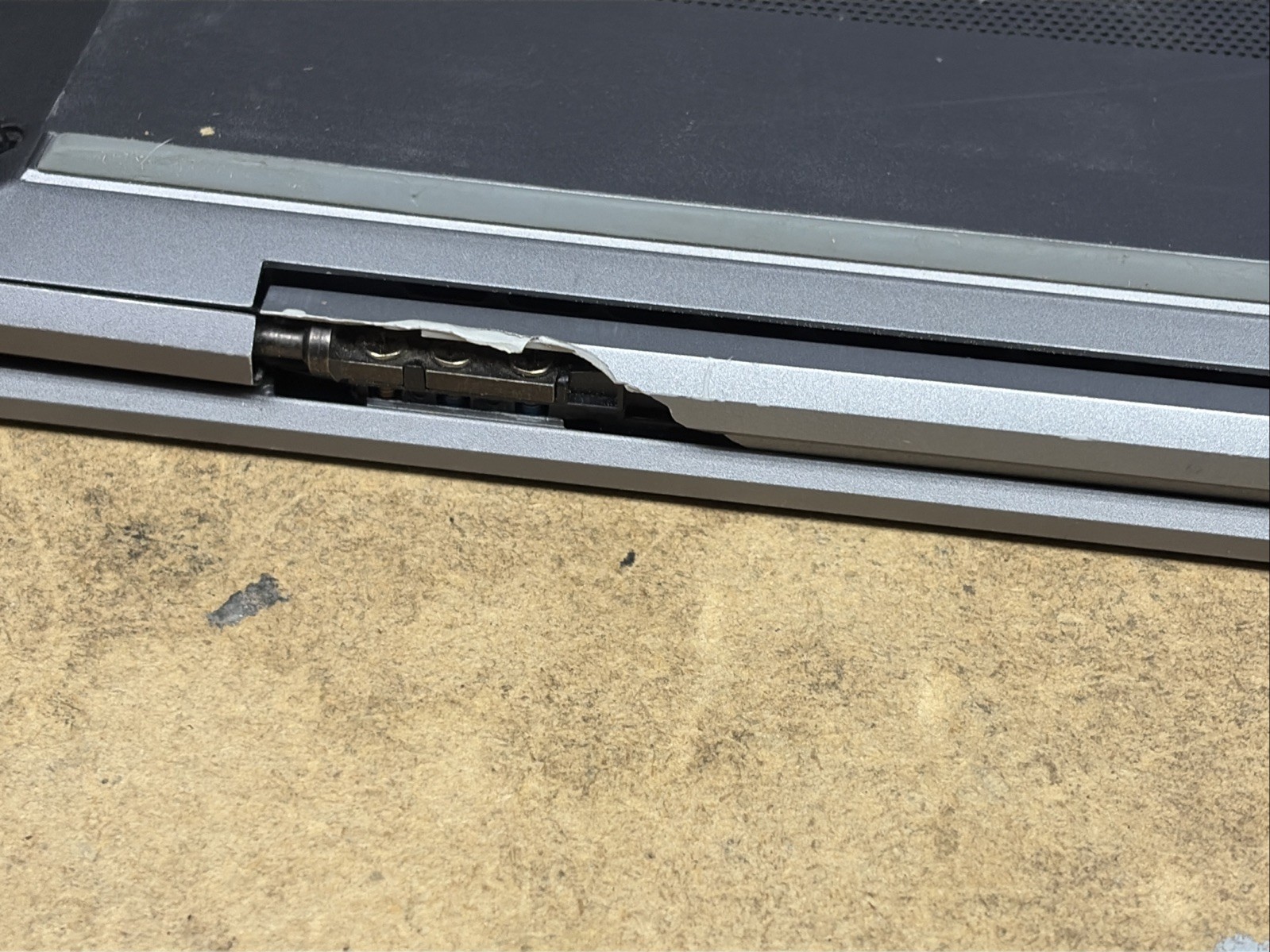 HP ZBook Firefly 15 G8 i7-1165G7 FHD 16GB No SSD/OS