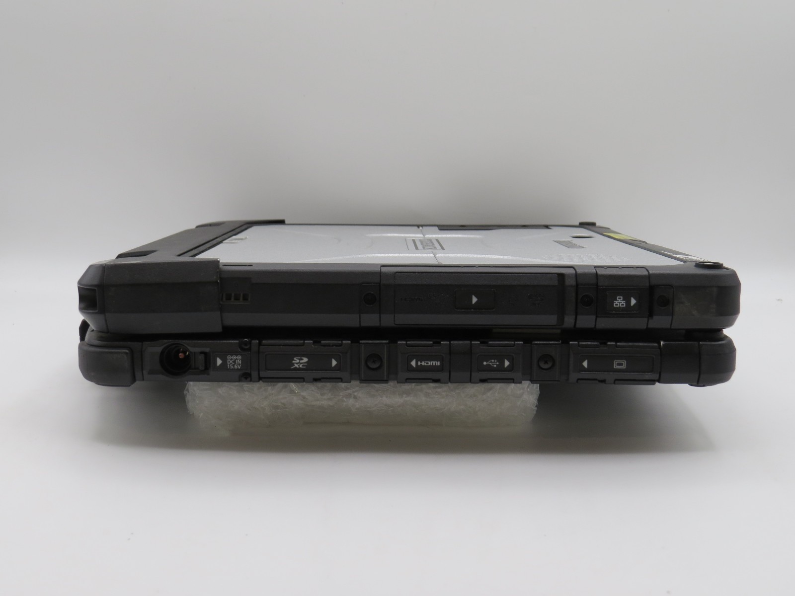 Panasonic CF-33 Toughbook i7-7600U@2.8 | 16/256GB SSD | 12″ Touch | No OS/AC