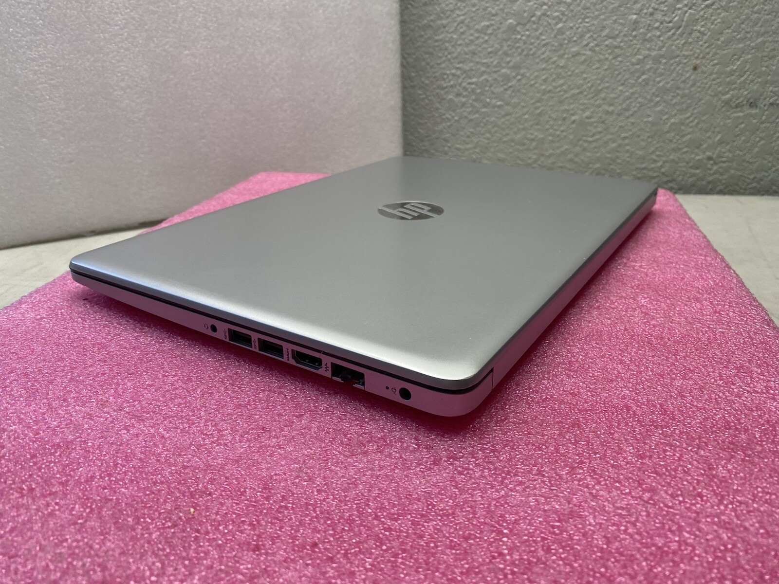 HP 14-cm0012nr 14″ Laptop 4GB 32GB AMD E2-9000e 1.50GHz Silver W10- 4BV23UA