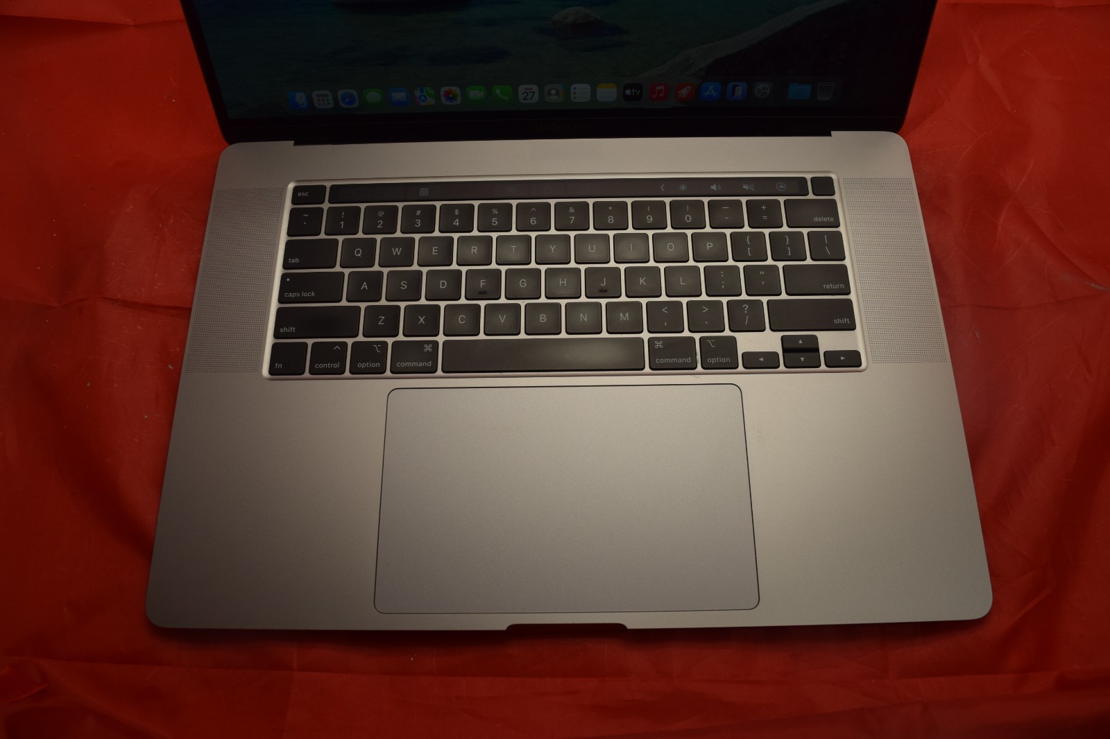 2019 Apple MacBook Pro A2141 16″ Core i7 2.60GHz 32GB DDR4 1TB SSD macOS Tahoe